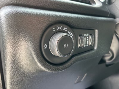 2024 Chrysler Pacifica Touring L S APPERANCE PACKAGE