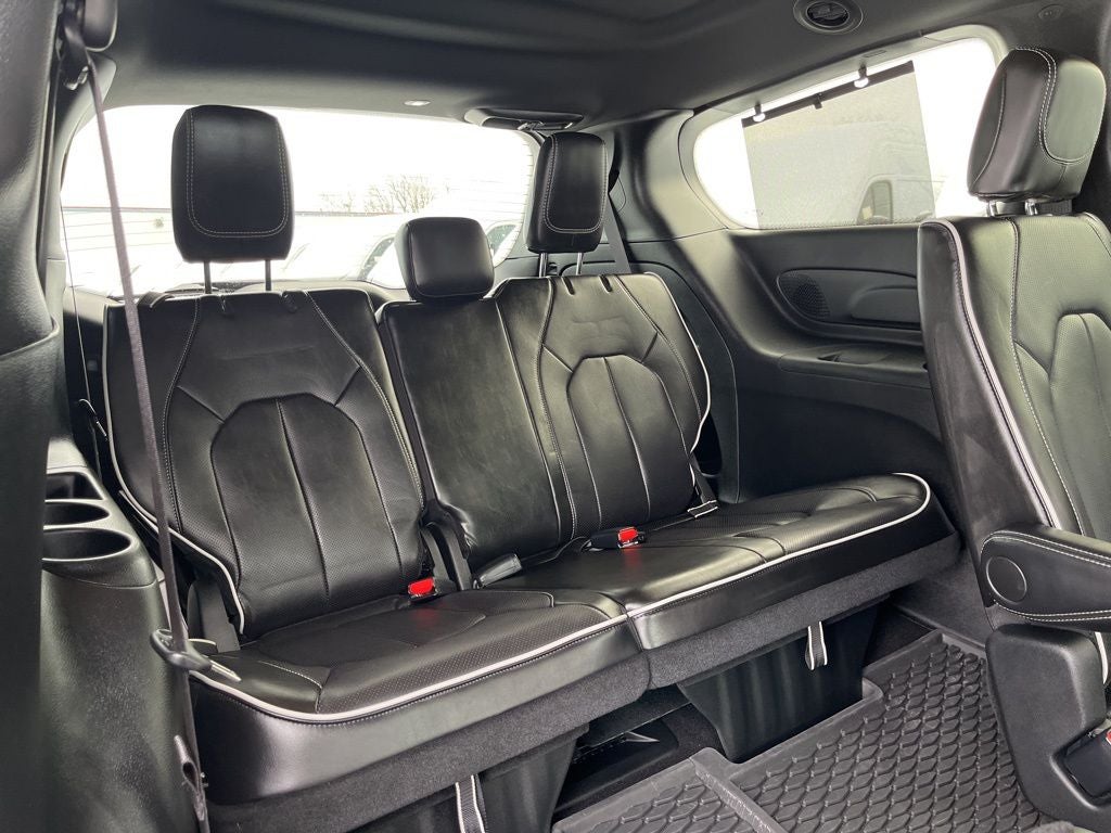 2024 Chrysler Pacifica Limited S APPERANCE PACKAGE