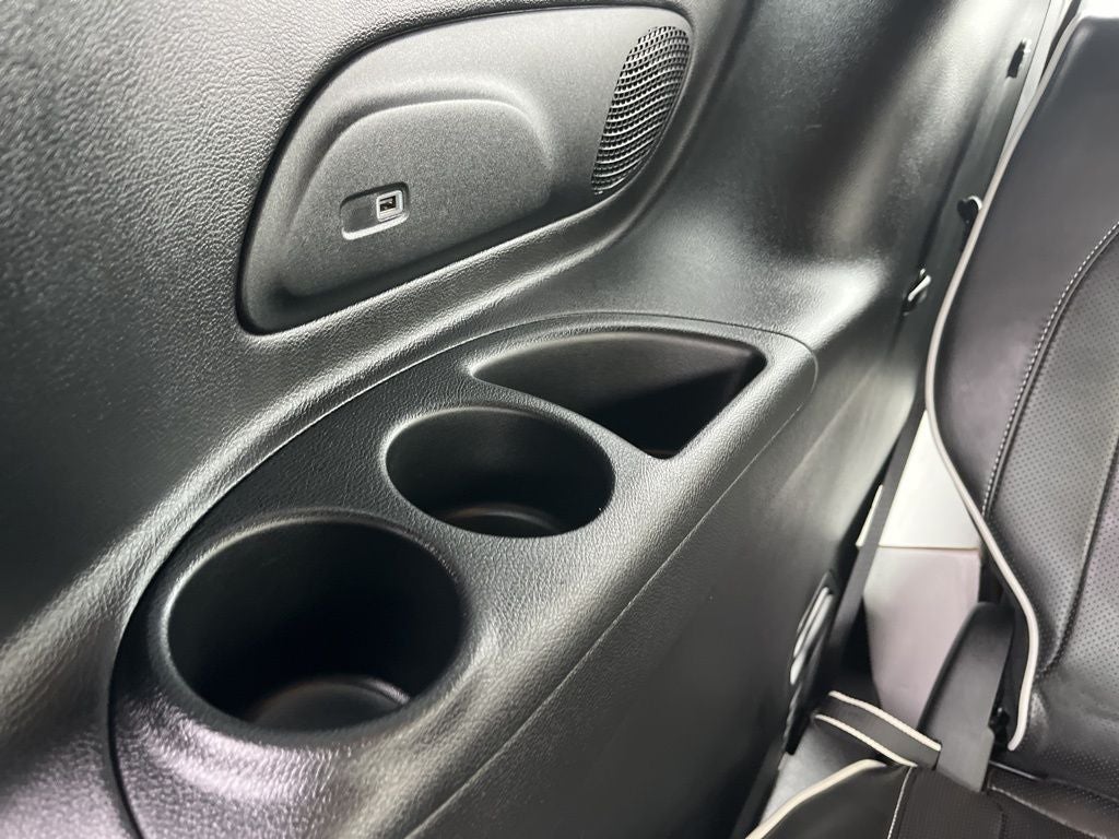 2024 Chrysler Pacifica Limited S APPERANCE PACKAGE