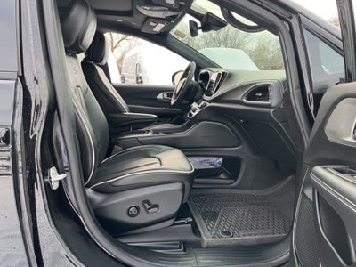 2024 Chrysler Pacifica Limited S APPERANCE PACKAGE