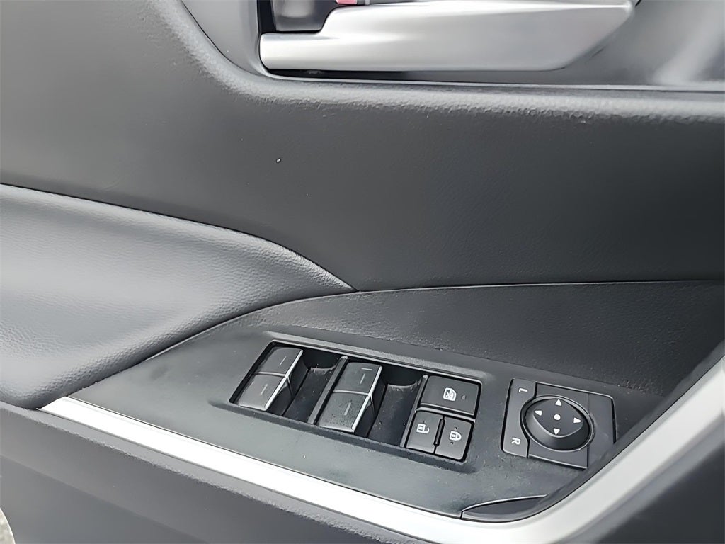 2025 Toyota RAV4 XLE Car Bravo Certified, Automatic Climate,