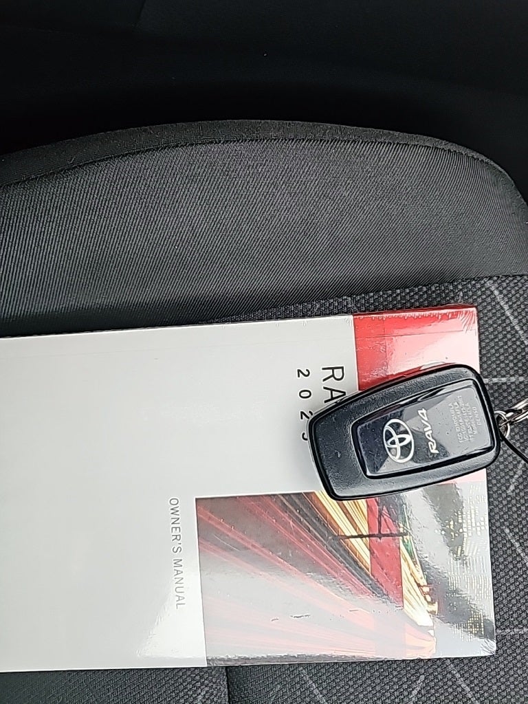 2025 Toyota RAV4 XLE Car Bravo Certified, Automatic Climate,