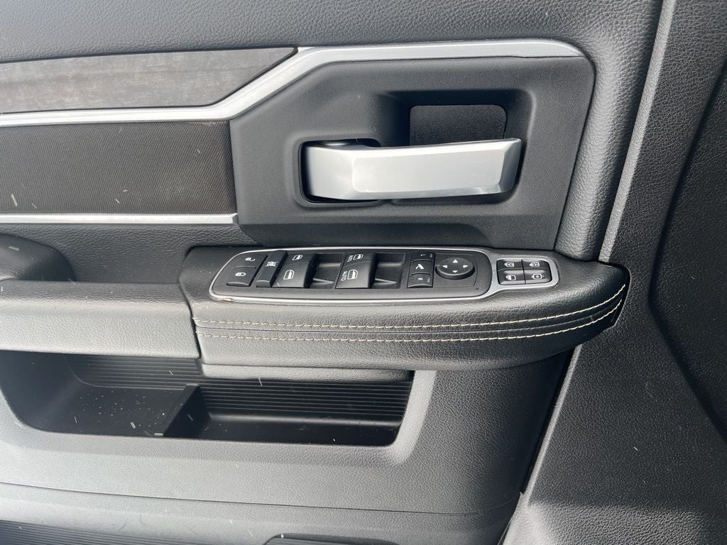 2024 RAM 2500 Big Horn LVL 1 NIGHT EDITION