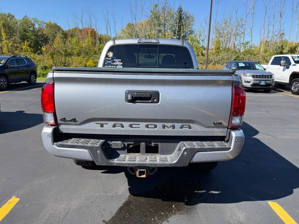 2017 Toyota Tacoma SR5 V6 CARBRAVO!