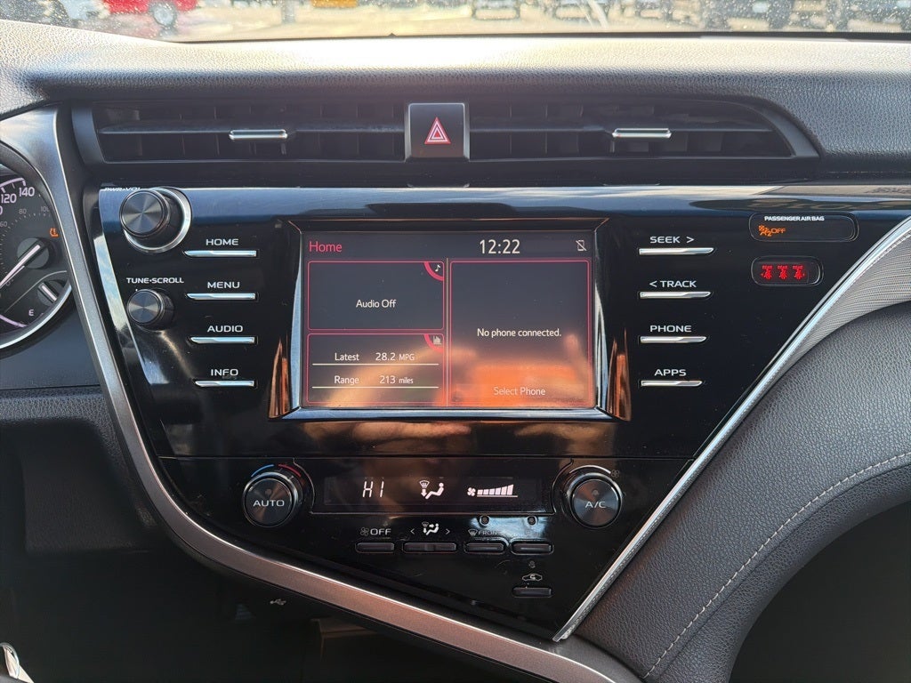 2018 Toyota Camry SE CARBRAVO!