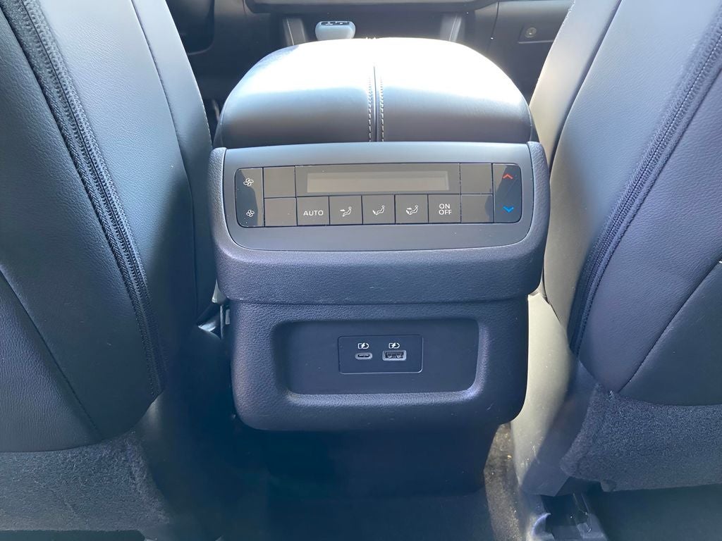 2023 Nissan Pathfinder SL 1 Owner Clean auto check V6 4WD