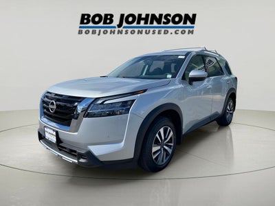 2023 Nissan Pathfinder SL 1 Owner Clean auto check V6 4WD