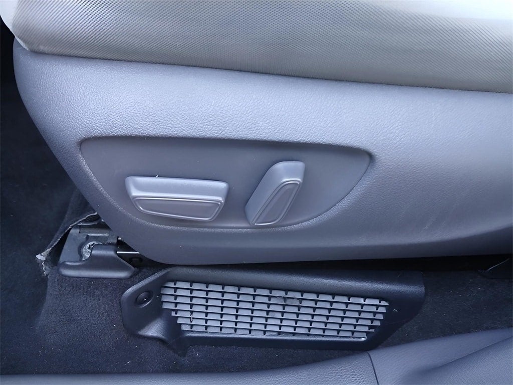 2021 Toyota Sienna LE 8 Passenger