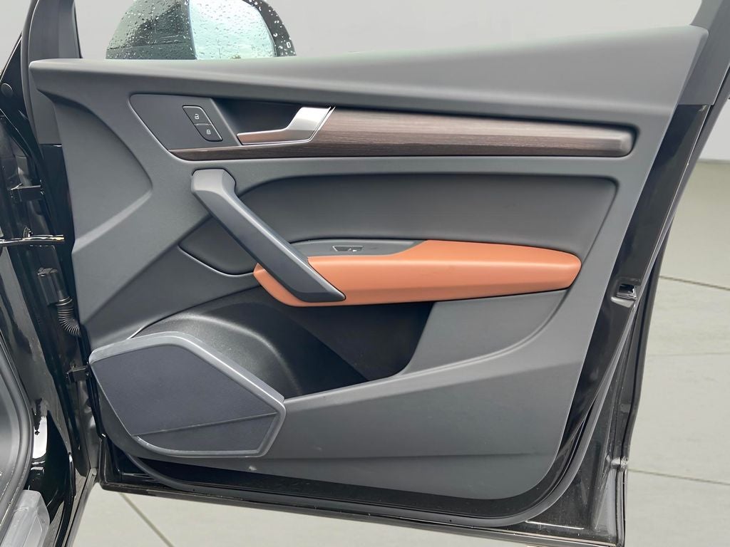 2025 Audi Q5 40 Premium Convenience Plus Package Panoramic Sunr quattro