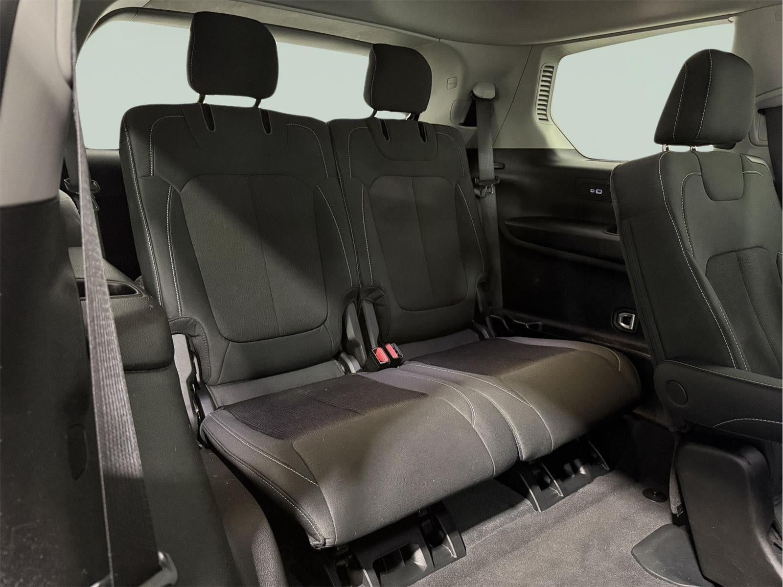 2023 Jeep Grand Cherokee L Laredo 4x4