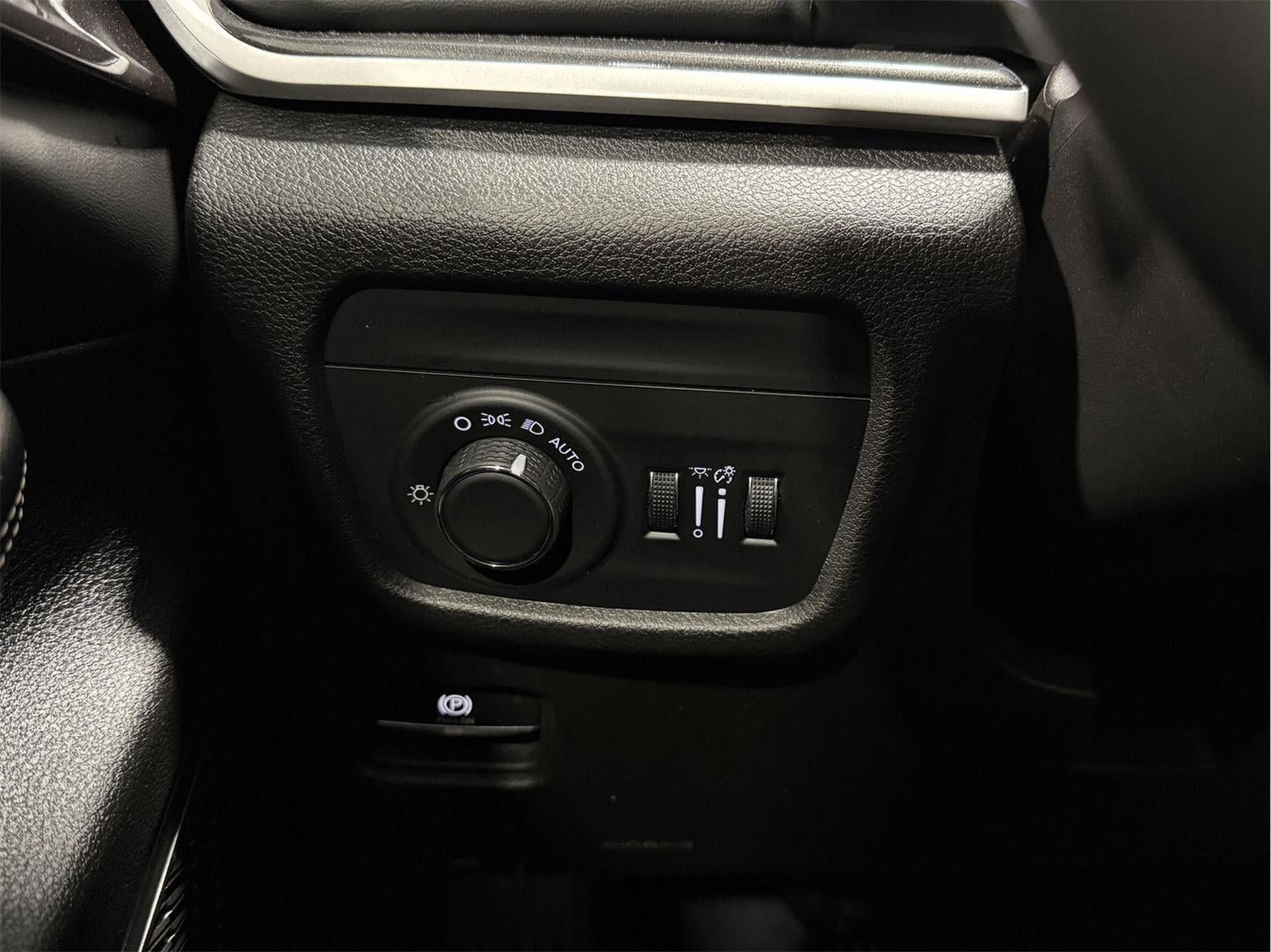 2023 Jeep Grand Cherokee L Laredo 4x4