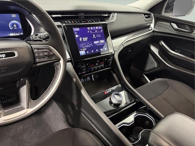 2023 Jeep Grand Cherokee L Laredo 4x4