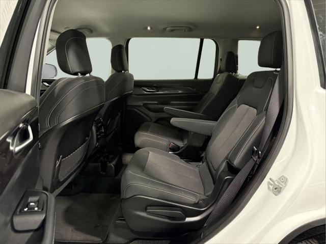 2023 Jeep Grand Cherokee L Laredo 4x4