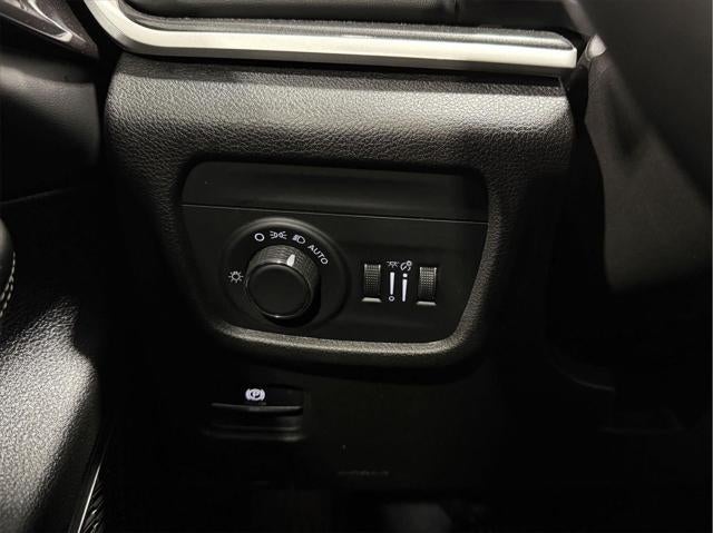 2023 Jeep Grand Cherokee L Laredo 4x4