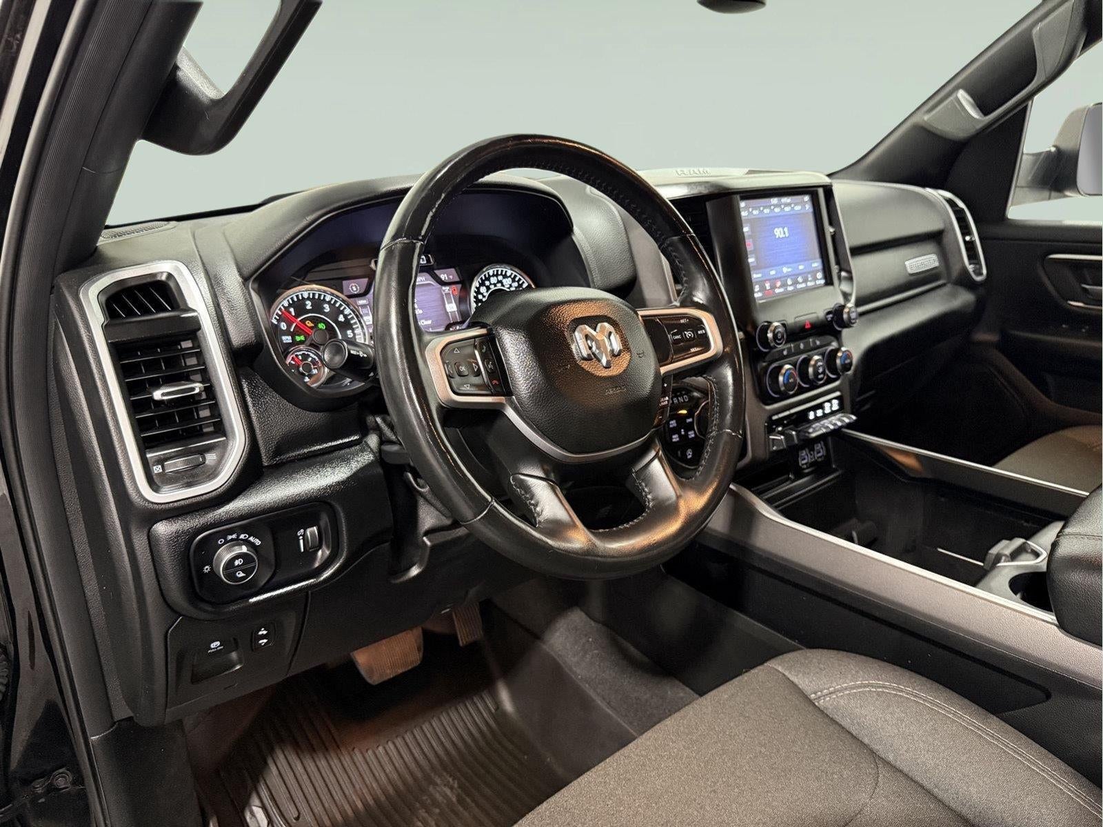 2020 RAM 1500 Big Horn Crew Cab 4x4 5'7' Box
