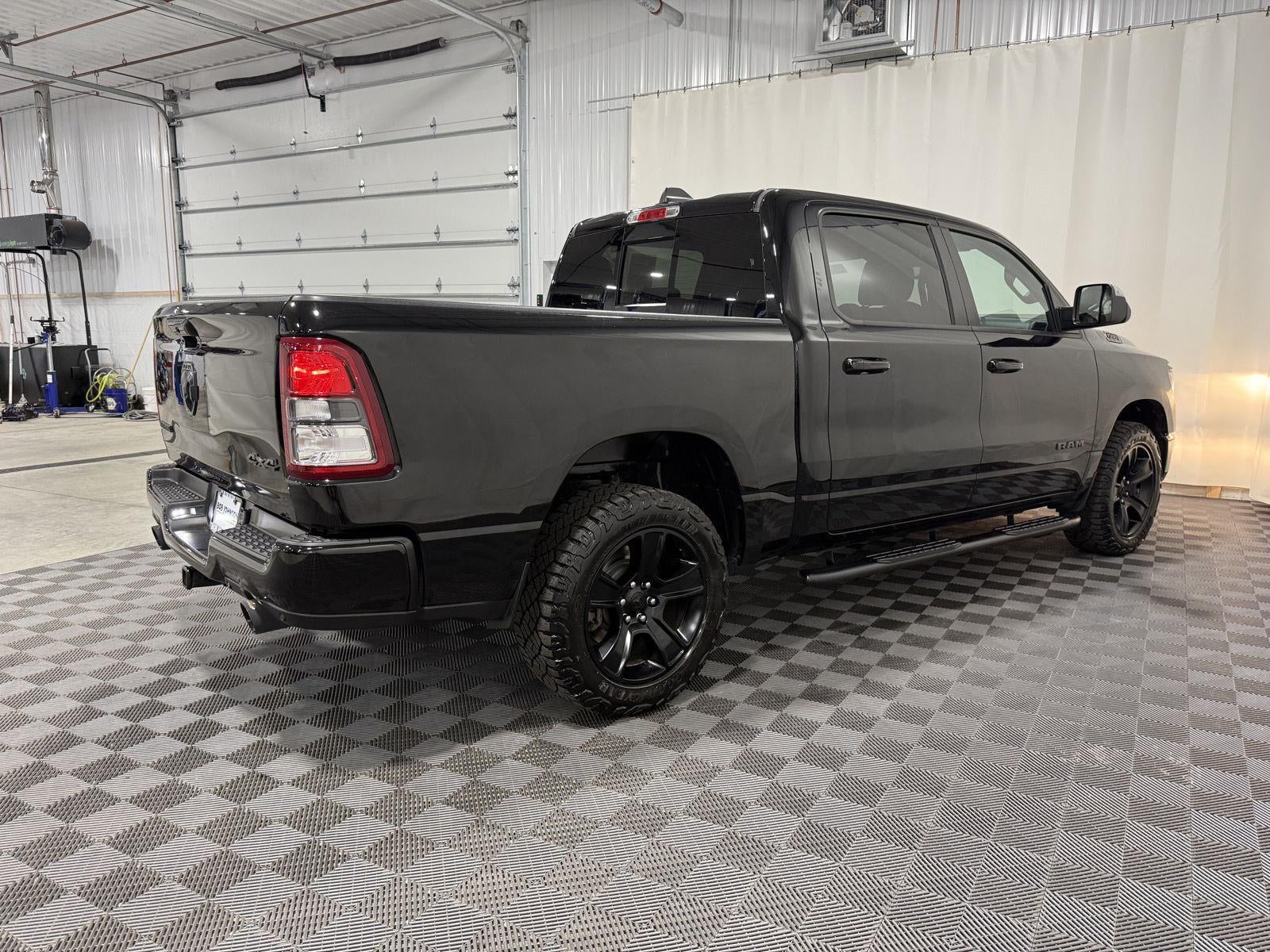 2020 RAM 1500 Big Horn Crew Cab 4x4 5'7' Box