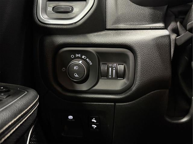 2021 RAM 1500 Laramie Crew Cab 4x4 6'4' Box
