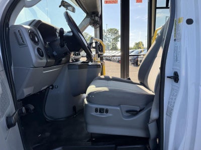 2019 Ford E-450 Cutaway E-450 DRW 158' WB