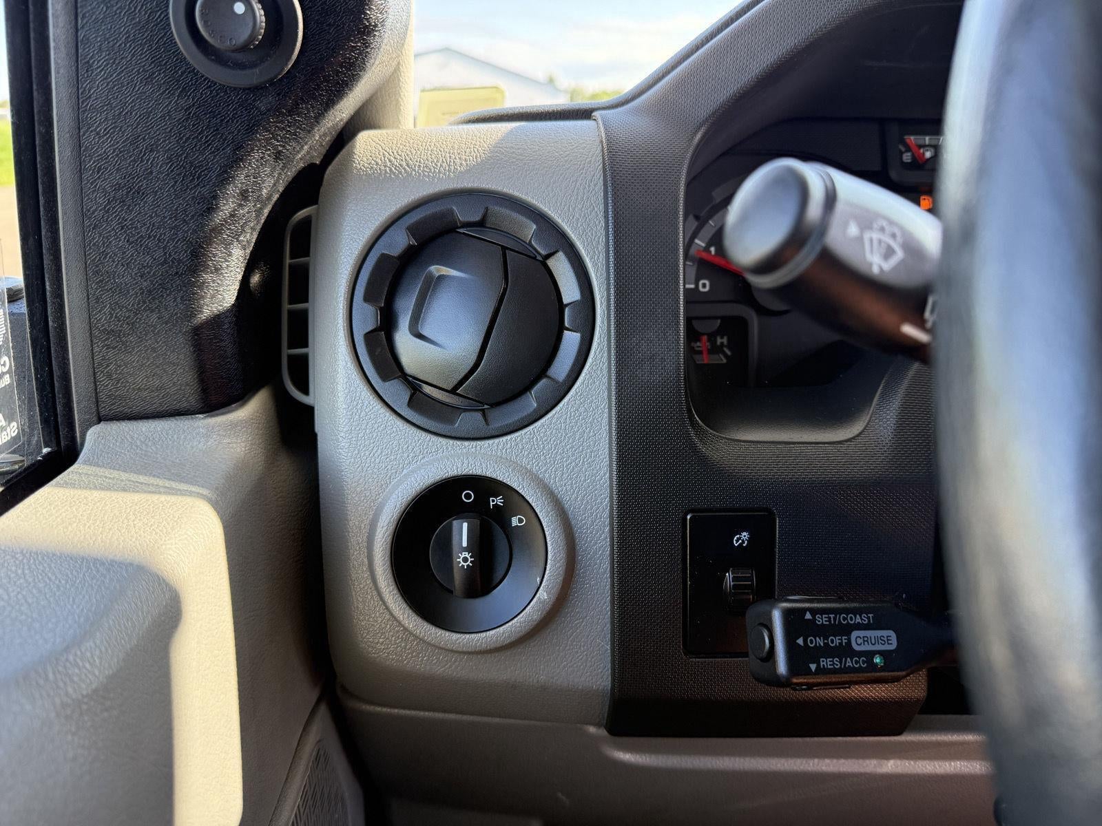 2019 Ford E-450 Cutaway E-450 DRW 158' WB