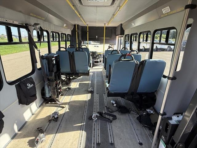 2019 Ford E-450 Cutaway E-450 DRW 158' WB