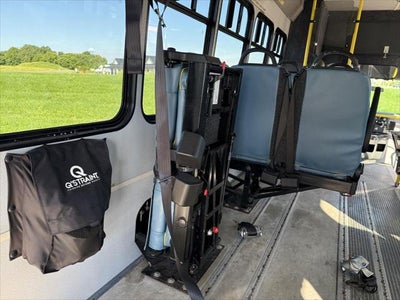 2019 Ford E-450 Cutaway E-450 DRW 158' WB