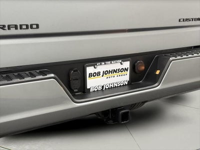 2023 Chevrolet Silverado 1500 4WD Crew Cab Short Bed Custom