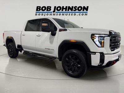 2025 GMC Sierra 2500HD 4WD Crew Cab Standard Bed AT4