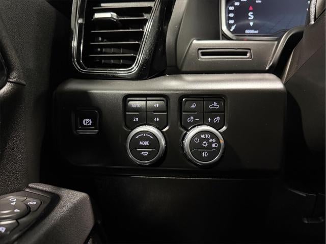 2025 GMC Sierra 2500HD 4WD Crew Cab Standard Bed AT4