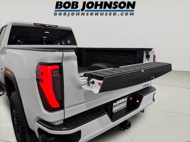 2025 GMC Sierra 2500HD 4WD Crew Cab Standard Bed AT4