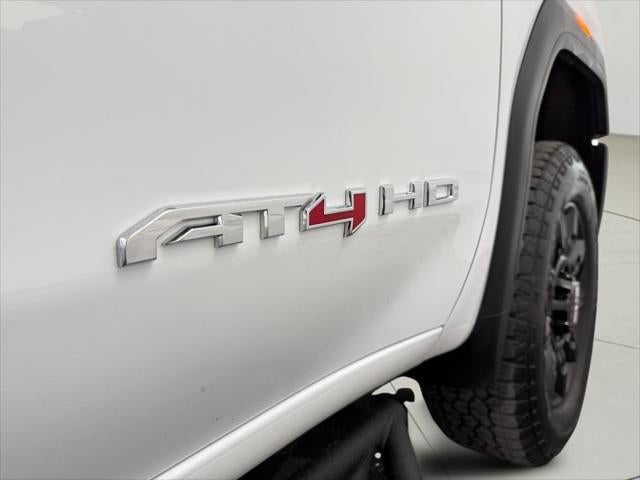 2025 GMC Sierra 2500HD 4WD Crew Cab Standard Bed AT4