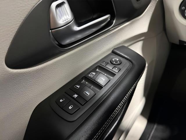 2022 Chrysler Pacifica Touring L AWD