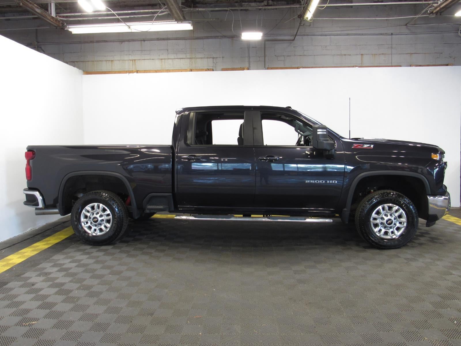 2024 Chevrolet Silverado 2500HD 4WD Crew Cab Standard Bed LT