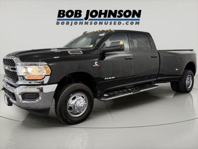2022 RAM 3500 Tradesman Crew Cab 4x4 8' Box