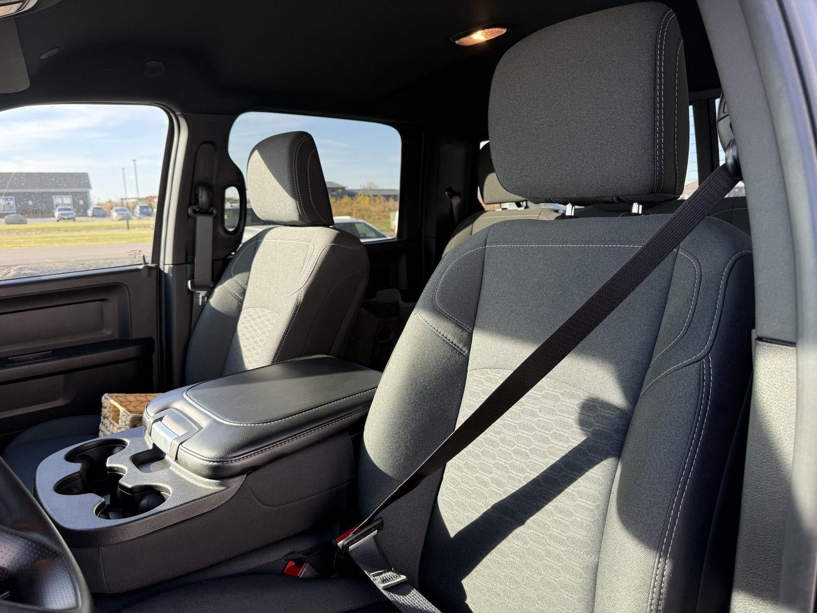 2026 RAM 2500 Black Express Crew Cab 4x4 6'4' Box
