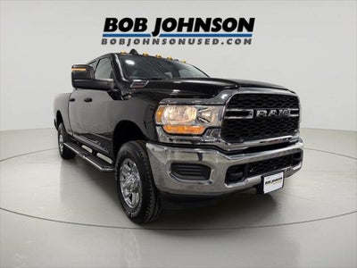 2024 RAM 2500 Tradesman Crew Cab 4x4 6'4' Box