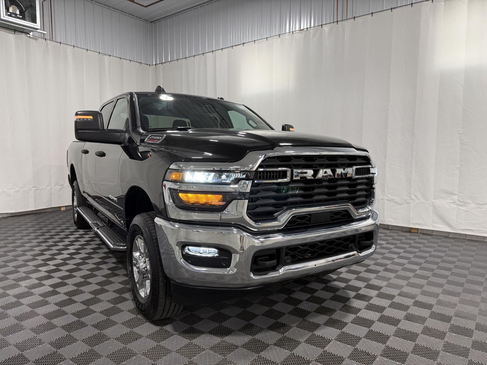 2026 RAM 2500 Big Horn/CHROME PACKAGE