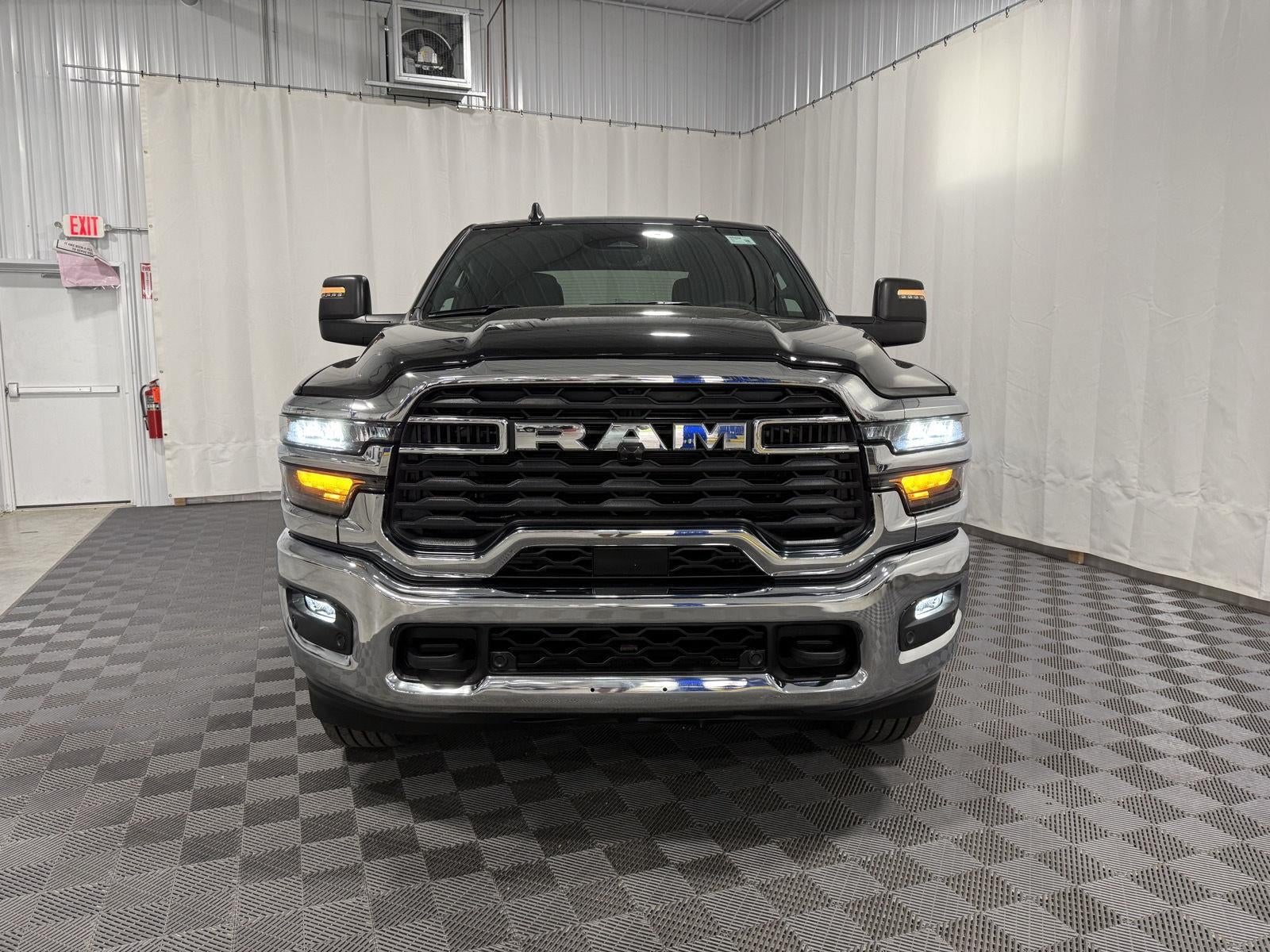 2026 RAM 2500 Big Horn/CHROME PACKAGE