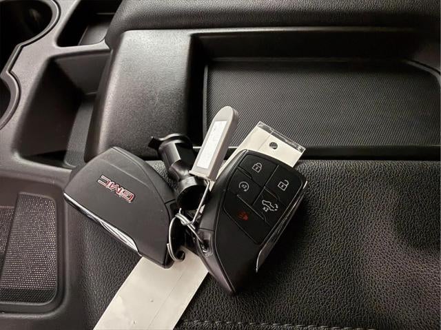 2024 GMC Sierra 1500 4WD Crew Cab Short Box Elevation with 3VL