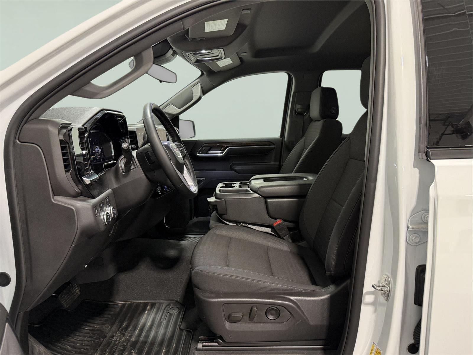 2024 GMC Sierra 1500 4WD Crew Cab Short Box Elevation with 3VL