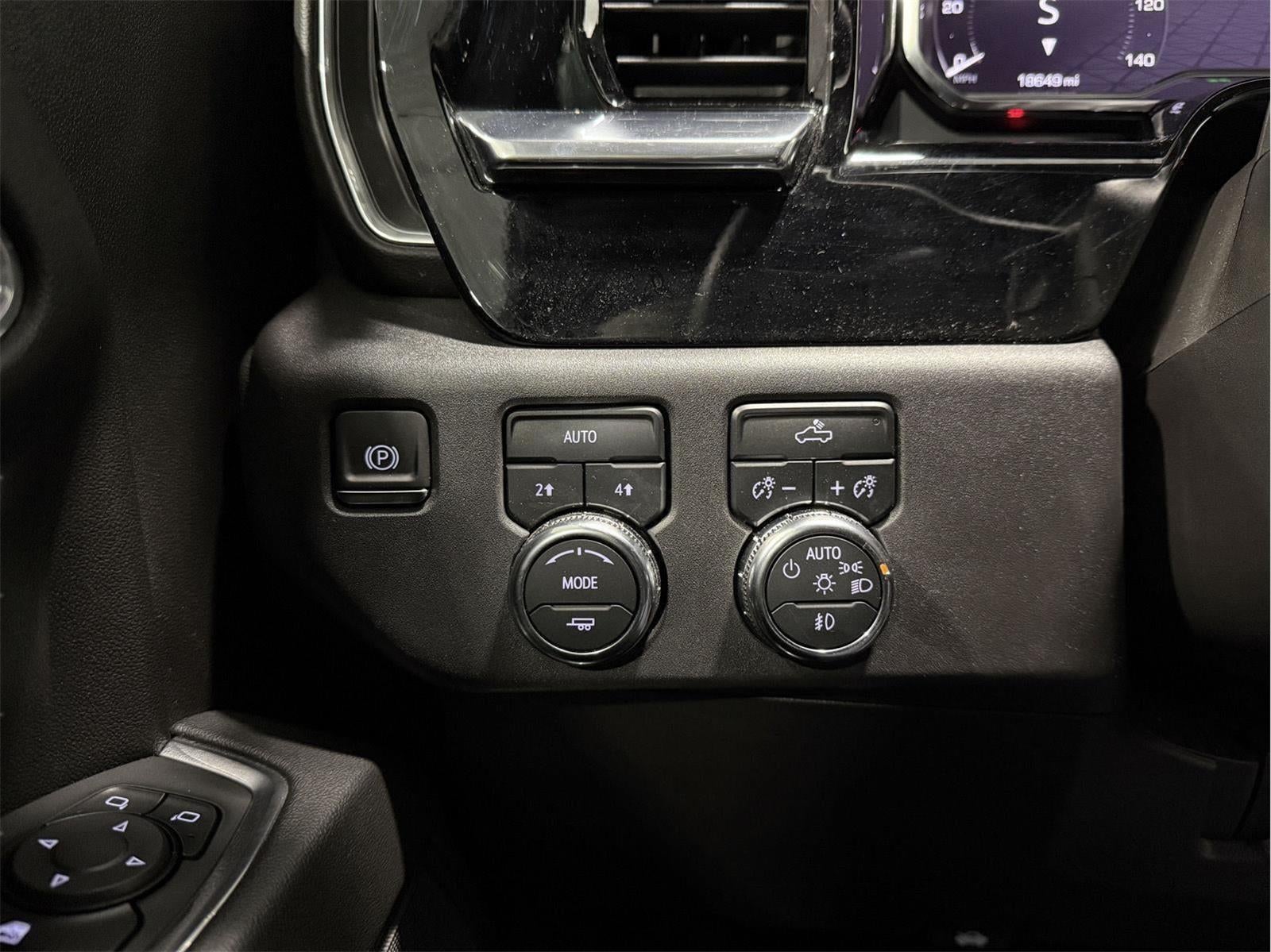 2024 GMC Sierra 1500 4WD Crew Cab Short Box Elevation with 3VL