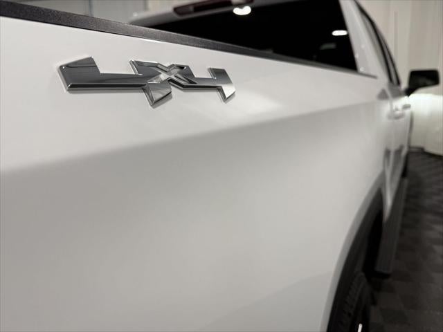 2024 GMC Sierra 1500 4WD Crew Cab Short Box Elevation with 3VL