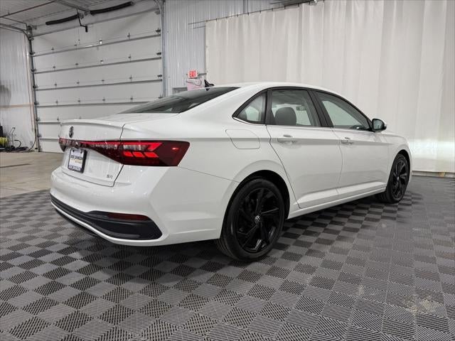 2025 Volkswagen Jetta 1.5T SE