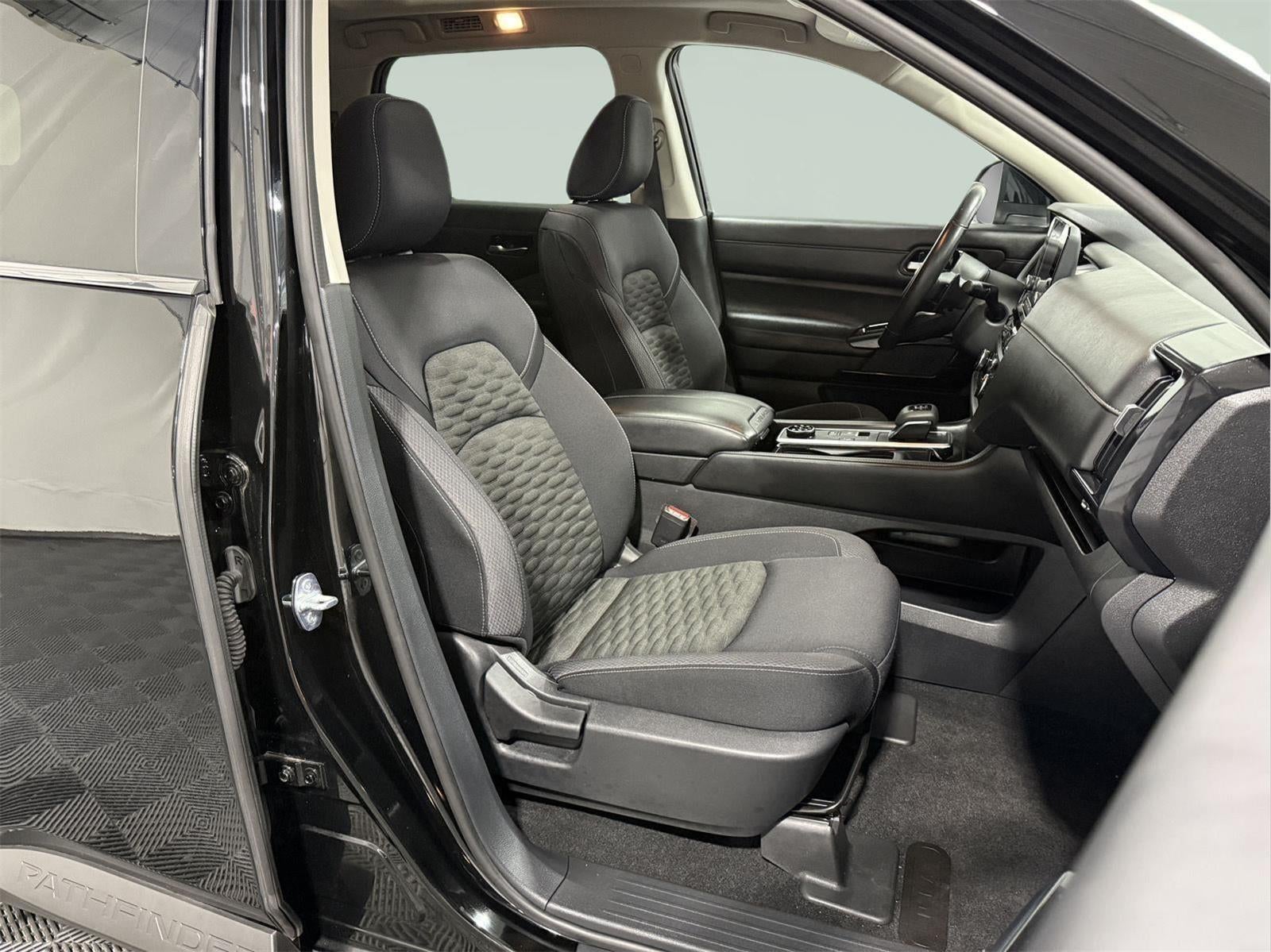 2022 Nissan Pathfinder SV 4WD