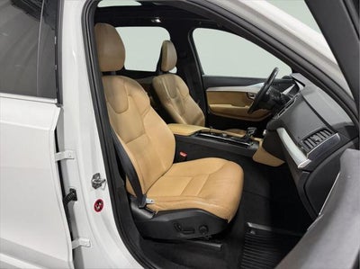 2018 Volvo XC90 T6 Momentum