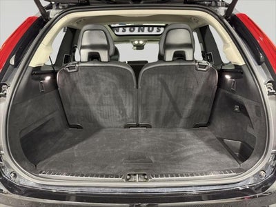 2023 Volvo XC90 B5 Plus