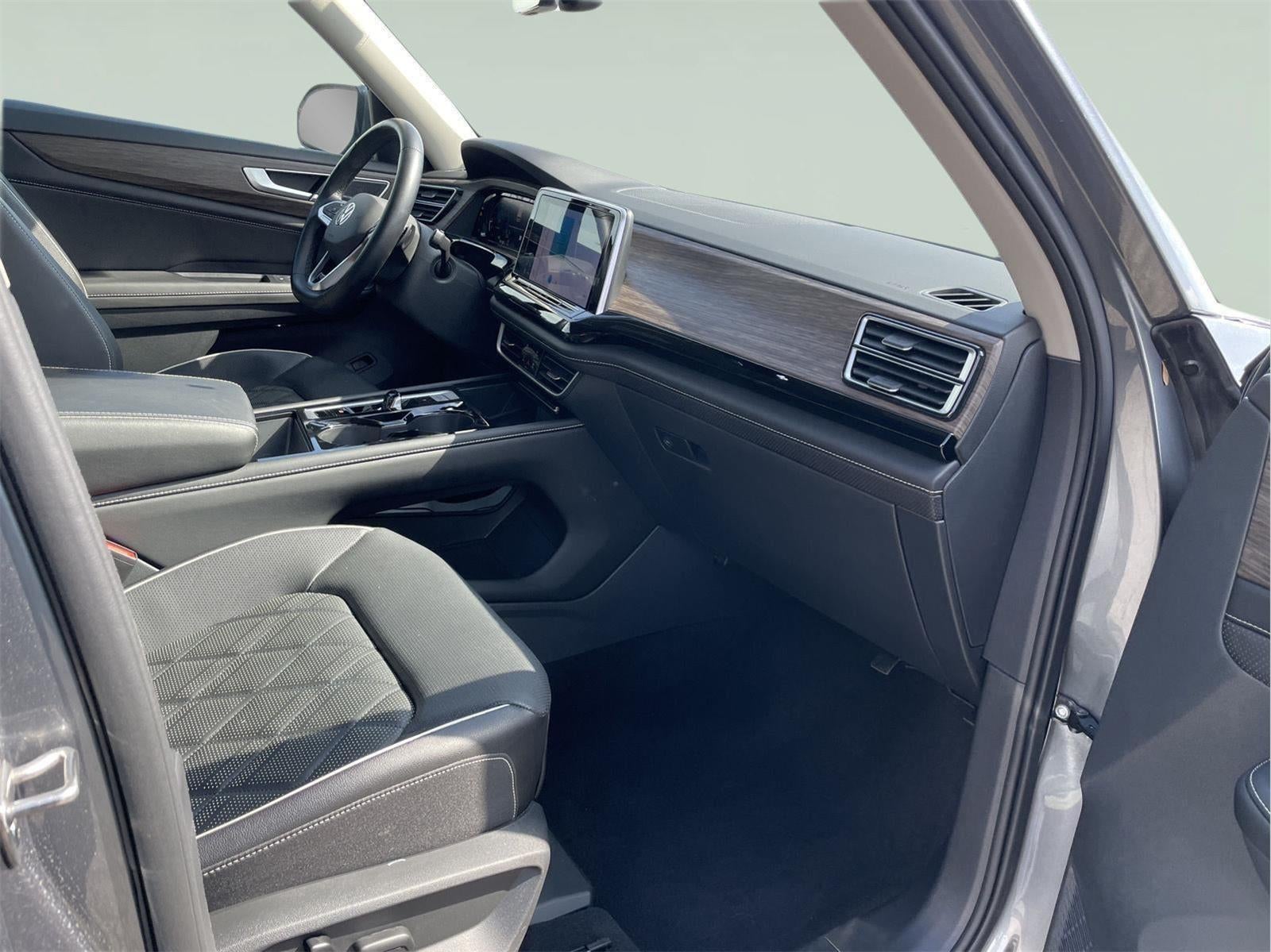 2024 Volkswagen Atlas 2.0T SEL Premium R-Line