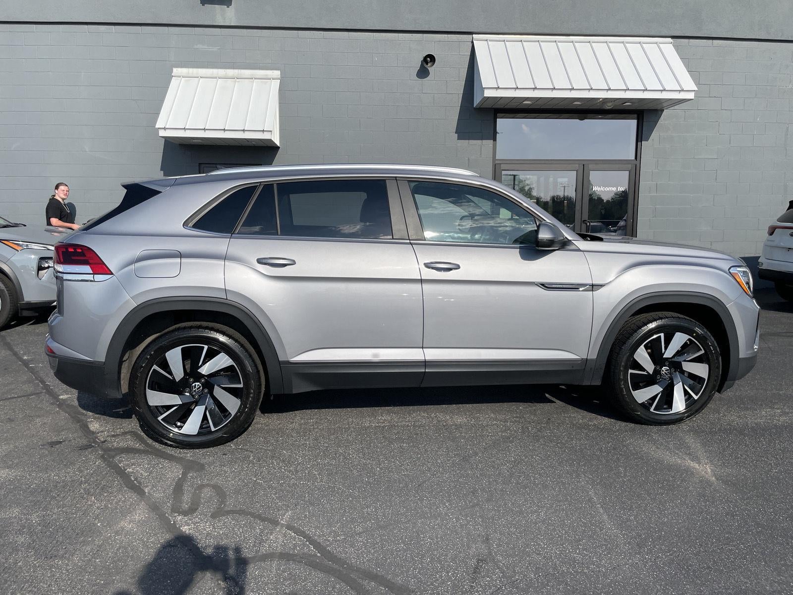 2024 Volkswagen Atlas Cross Sport 2.0T SE w/Technology