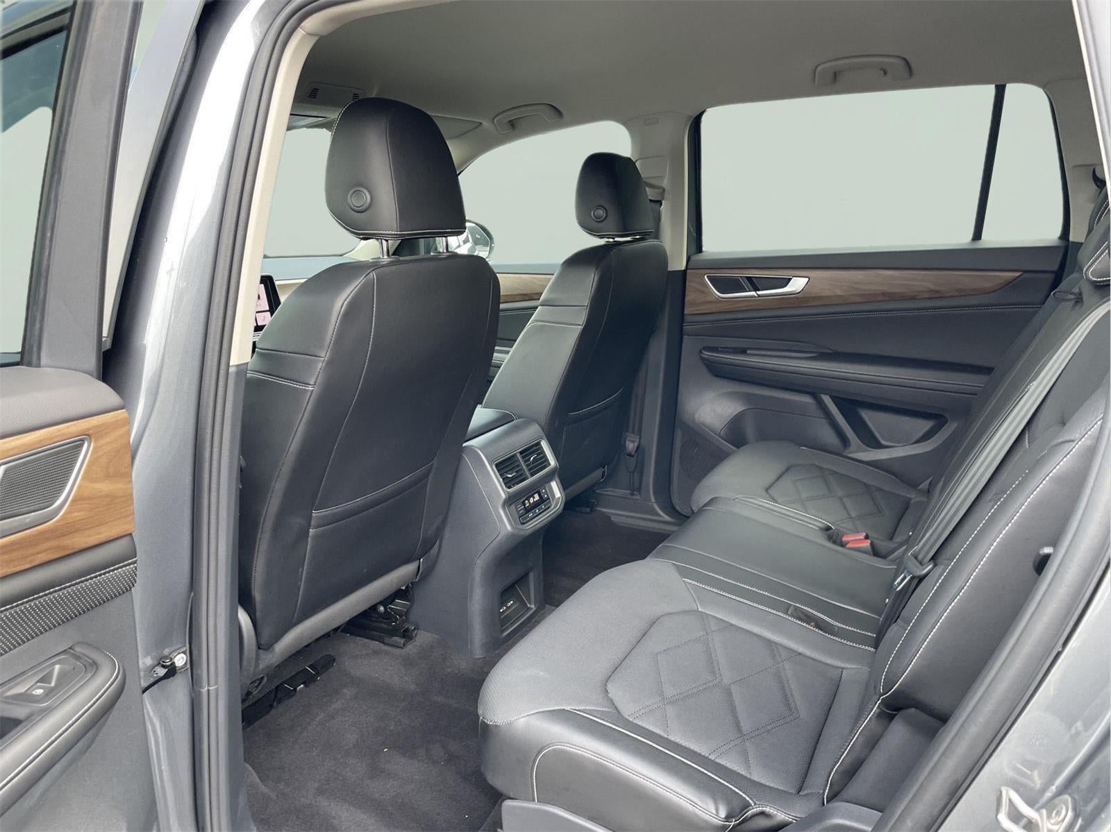 2024 Volkswagen Atlas 2.0T SE