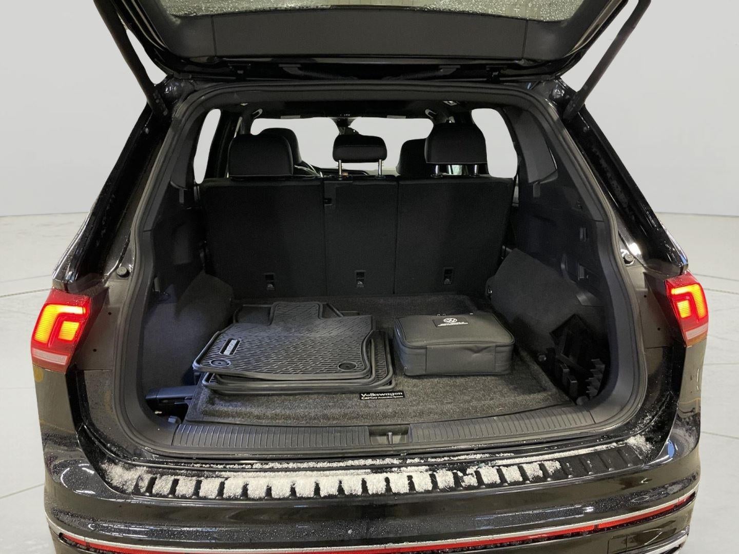 2023 Volkswagen Tiguan SEL R-Line