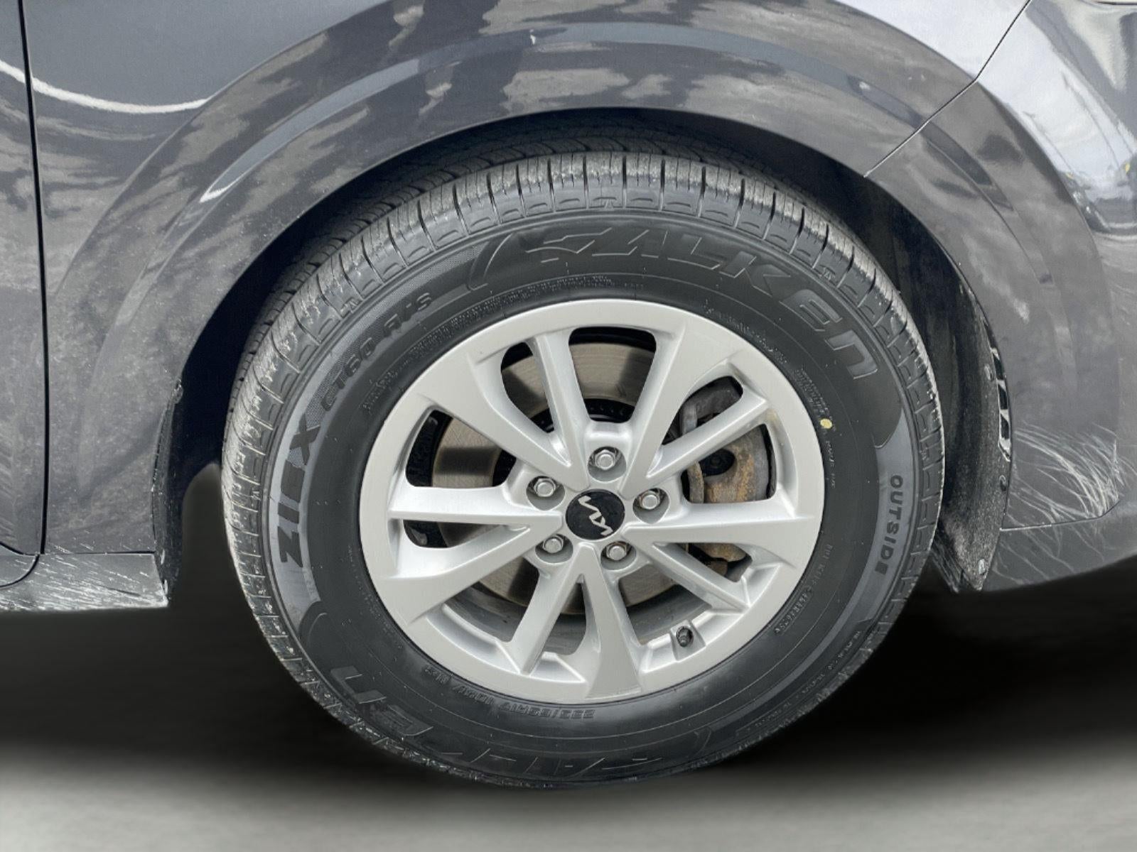 2023 Kia Carnival LX